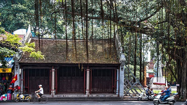 Hoan Kiem Lake In September : The Must-See Gem of Hanoi 19 Ba Kieu Temple