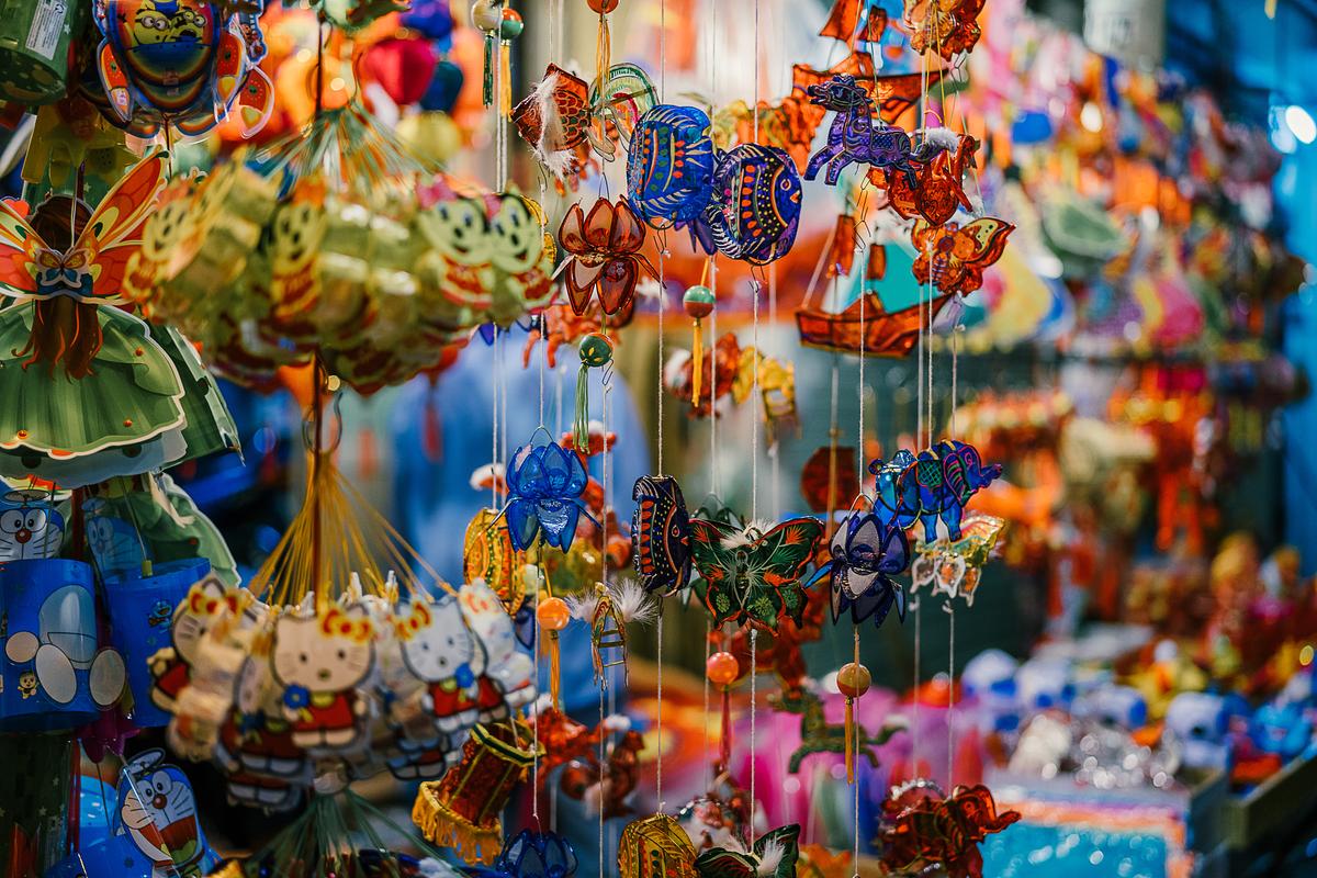 Mid-Autumn Festival in Hanoi 2025: Must-Visit Attractions 14 A Colorful Environment