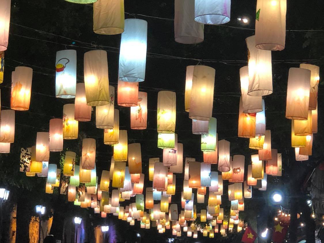 Mid-Autumn Festival in Hanoi 2025: Must-Visit Attractions 19 Phung Hung Street