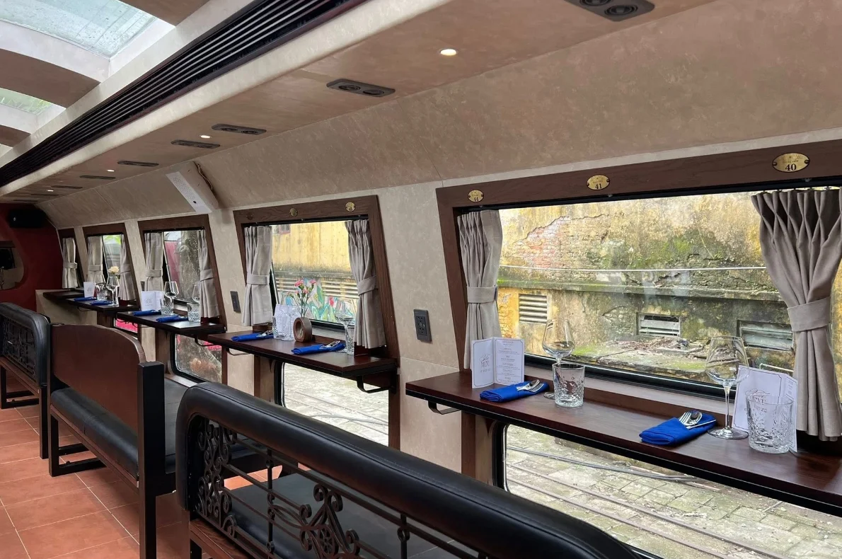 The “Hanoi 5 Cửa Ô” train has garnered enthusiastic endorsements from industry experts